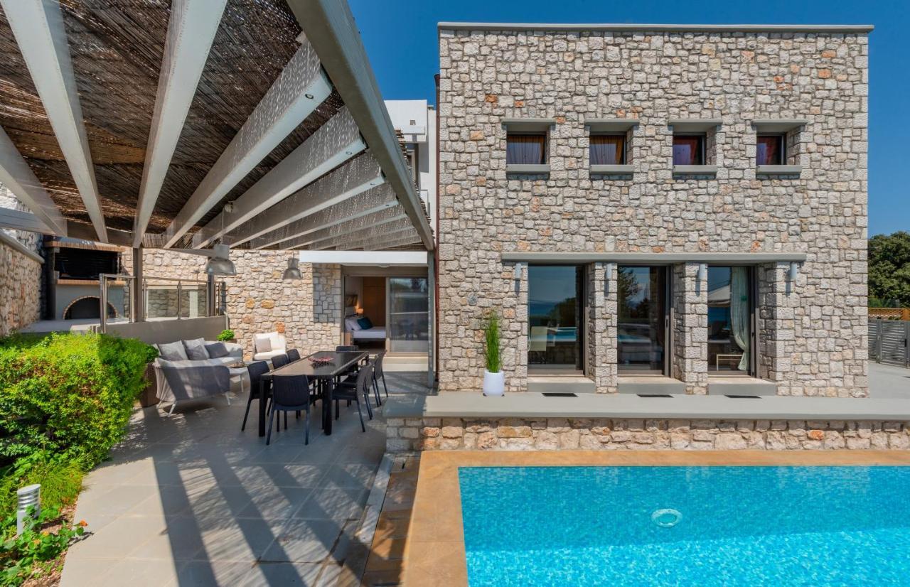 Villa Costamare - Enjoy Lazy Days On The Private Pool-Jacuzzi Pefki  Bagian luar foto