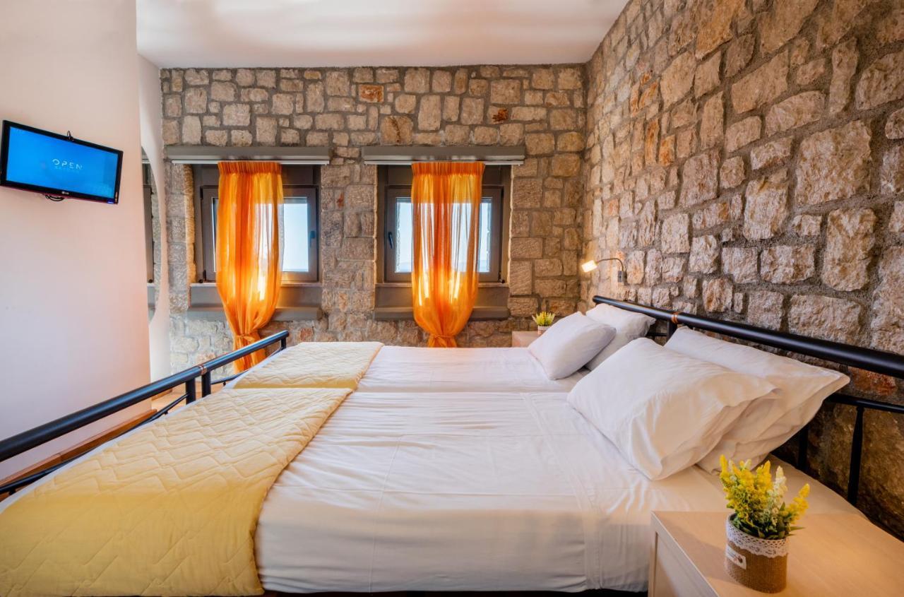 Villa Costamare - Enjoy Lazy Days On The Private Pool-Jacuzzi Pefki  Bagian luar foto