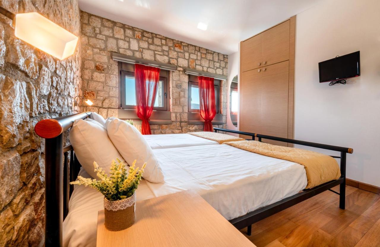 Villa Costamare - Enjoy Lazy Days On The Private Pool-Jacuzzi Pefki  Bagian luar foto