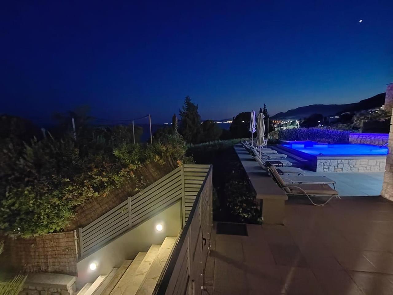 Villa Costamare - Enjoy Lazy Days On The Private Pool-Jacuzzi Pefki  Bagian luar foto