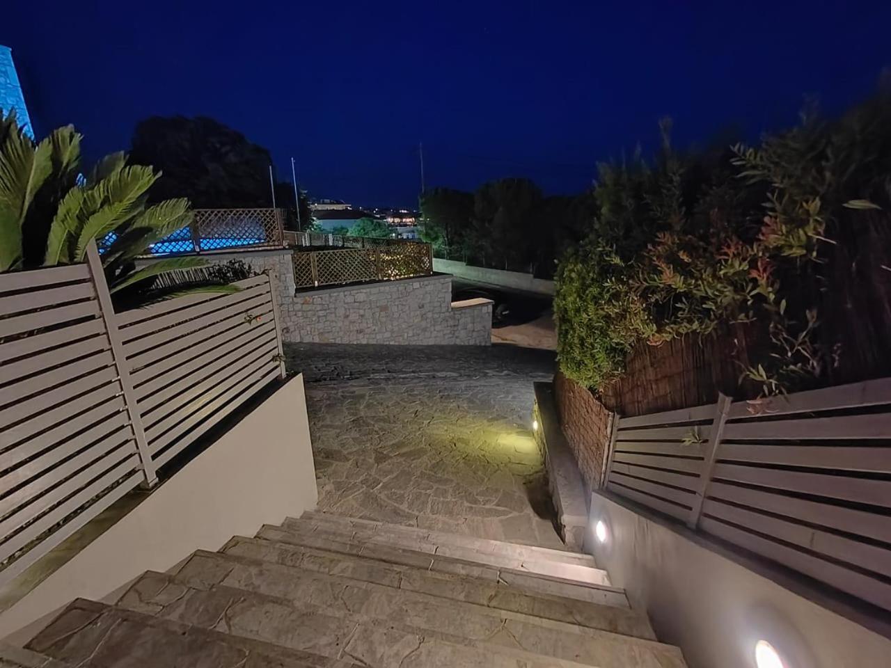 Villa Costamare - Enjoy Lazy Days On The Private Pool-Jacuzzi Pefki  Bagian luar foto